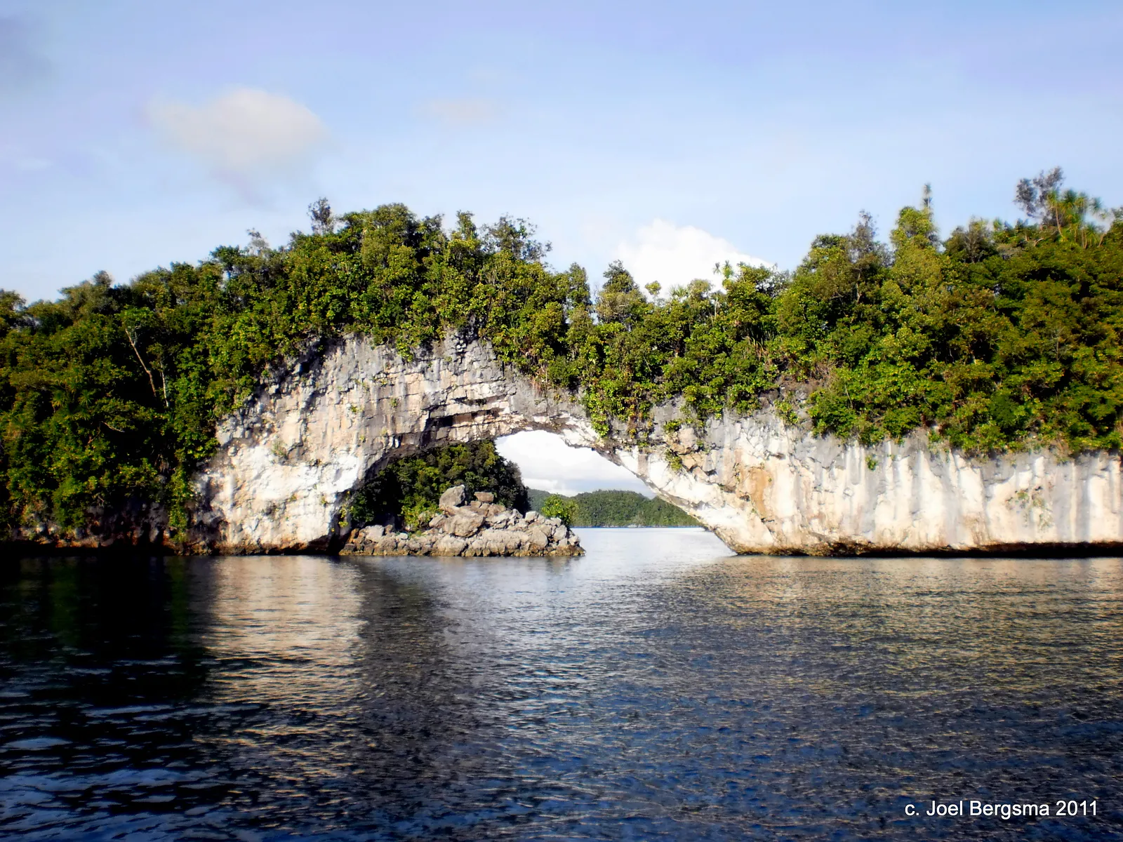 2011-01-15 Rock Islands by boat (21).JPG