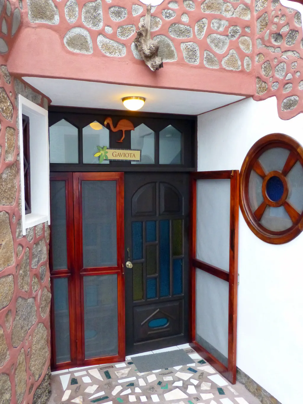 Our very nice "Gaviota" room at the Divers Lodge had 4 beds in a 4 level lodging area.