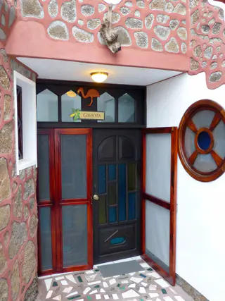 Our very nice "Gaviota" room at the Divers Lodge had 4 beds in a 4 level lodging area.