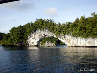 2011-01-15 Rock Islands by boat (20).JPG