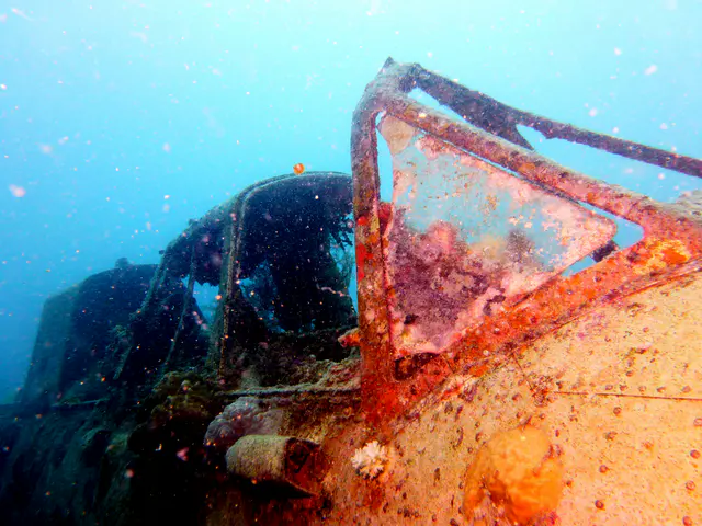 Glass remaining in the pilot's window