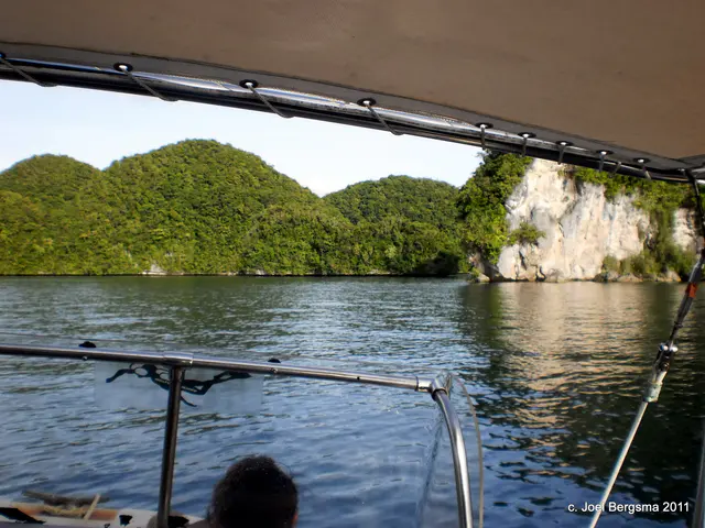 2011-01-15 Rock Islands by boat (5).JPG