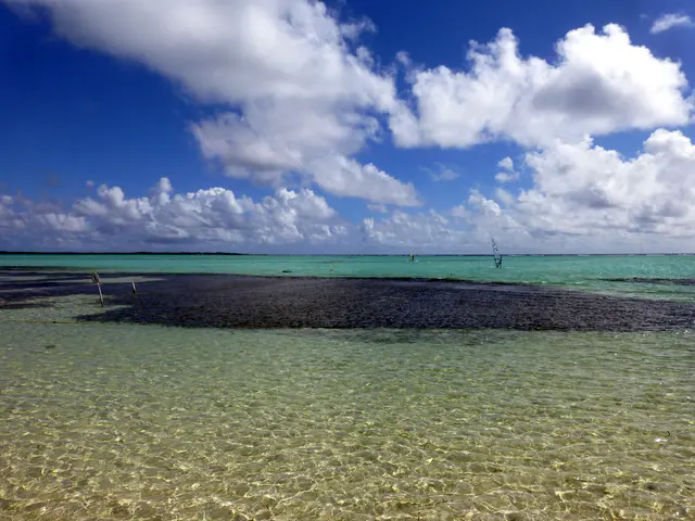 Lac Bay - Windsurfing