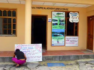 Travel agency in Puerto Villamil