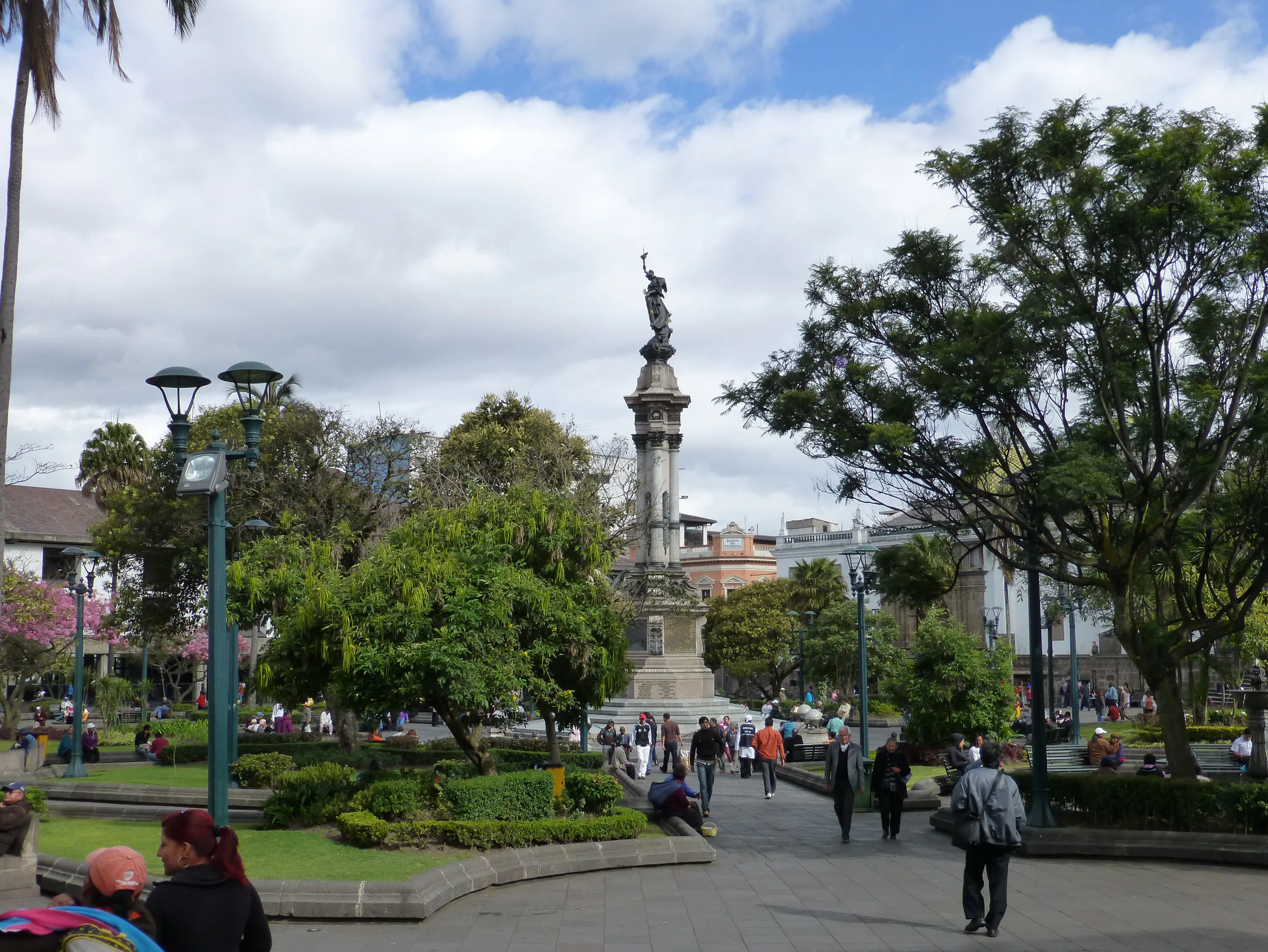 Plaza de la Independencia (Plaza Grande), the city square in old Quito.