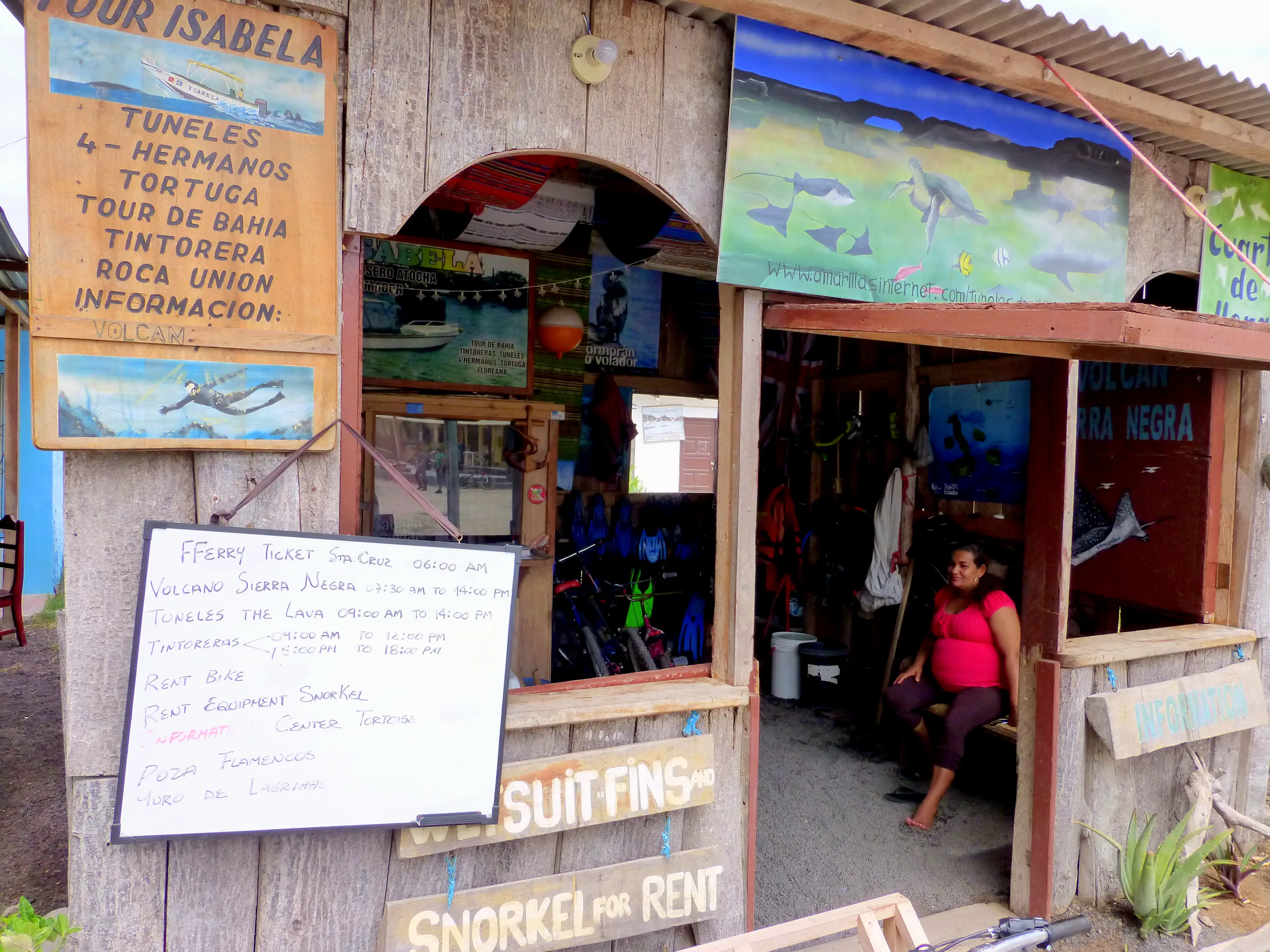 Travel agency in Puerto Villamil
