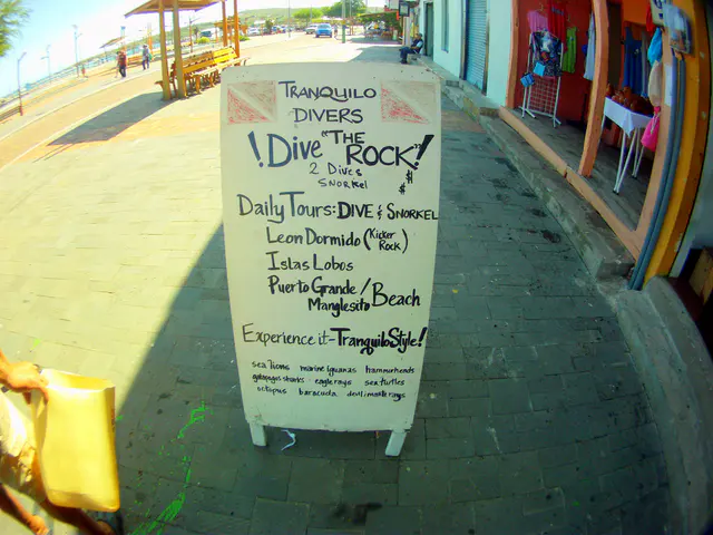 Our Dive the Rock tour description. Puerto Baquerizo Moreno, San Cristobal Island.