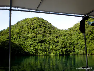 2011-01-15 Rock Islands by boat (15).JPG