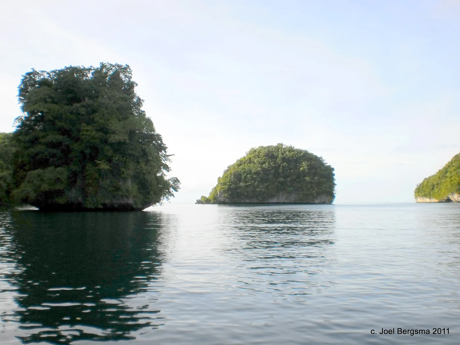 2011-01-15 Rock Islands by boat (11).JPG