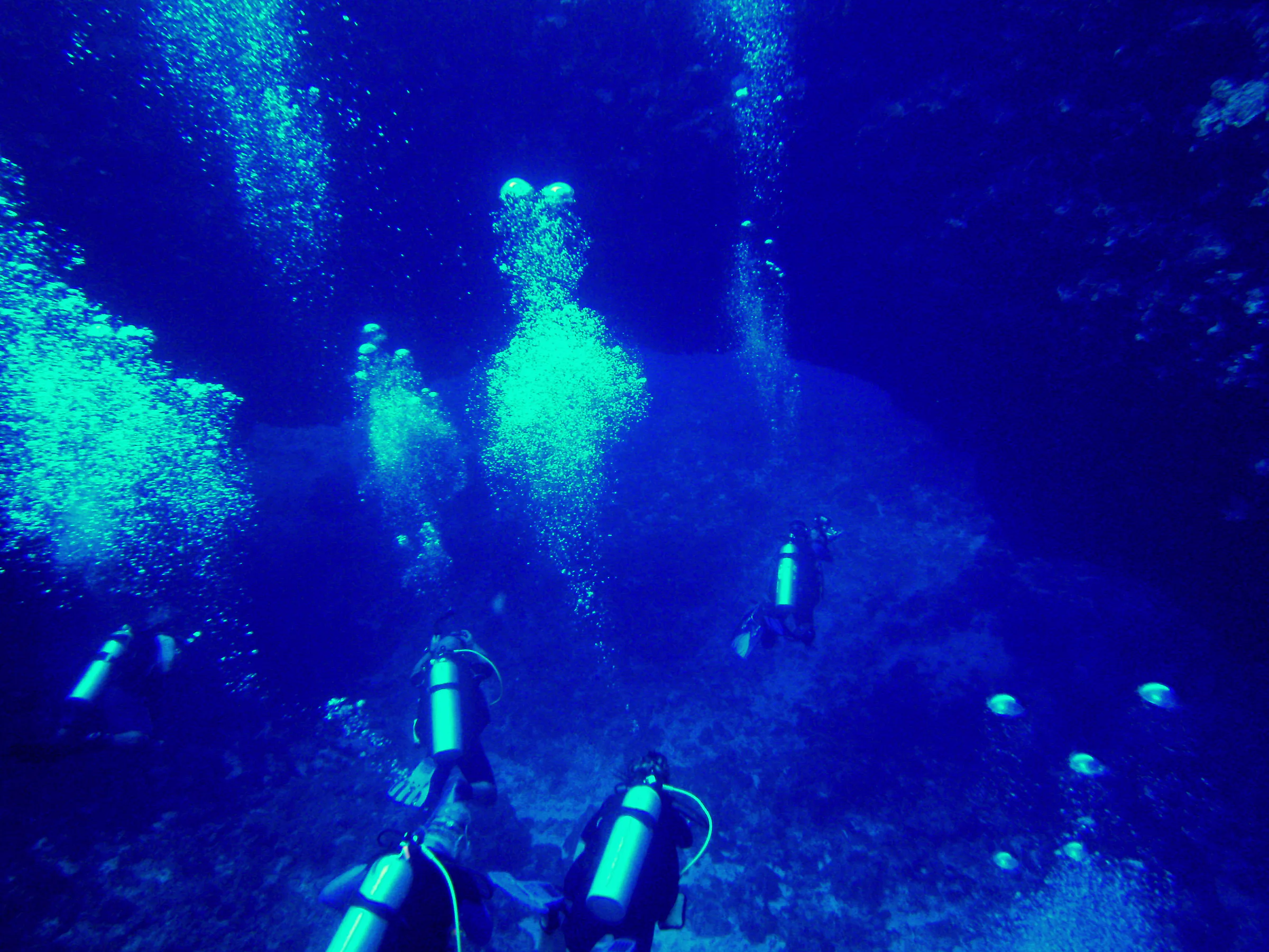 Approaching the Coral Bridge.